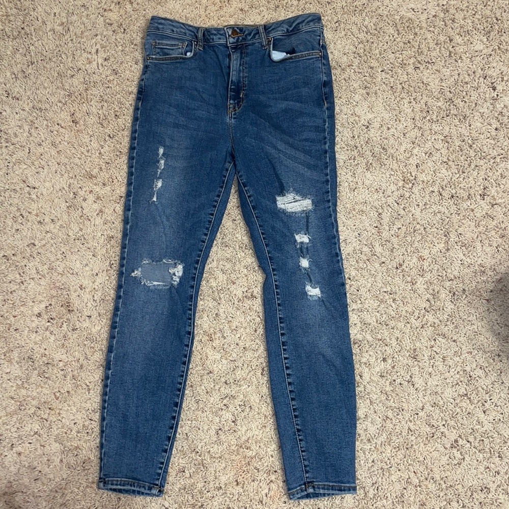 Forever 21 jeans! Size 27. Worn once.